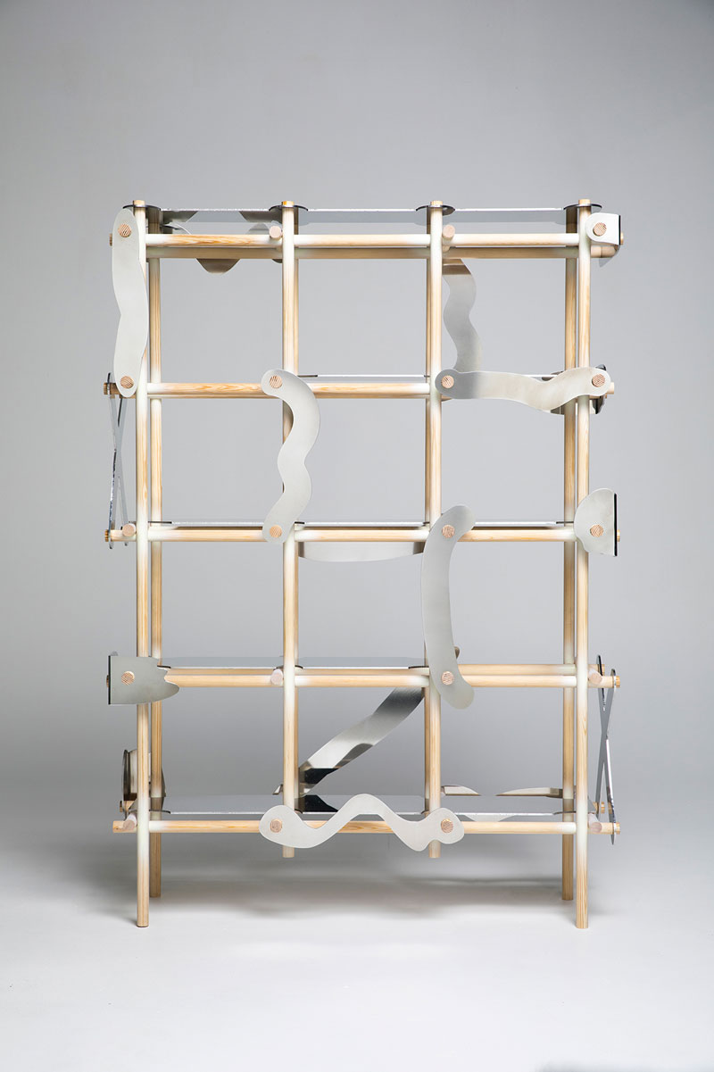 wooden shelf with aluminium pieces seen from front